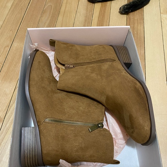 Just Fab new tan booties - Picture 1 of 4